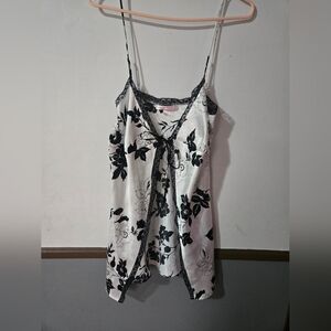 Victoria’s Secret Babydoll Front Tie Closure Floral White Black Lace Large Y2K